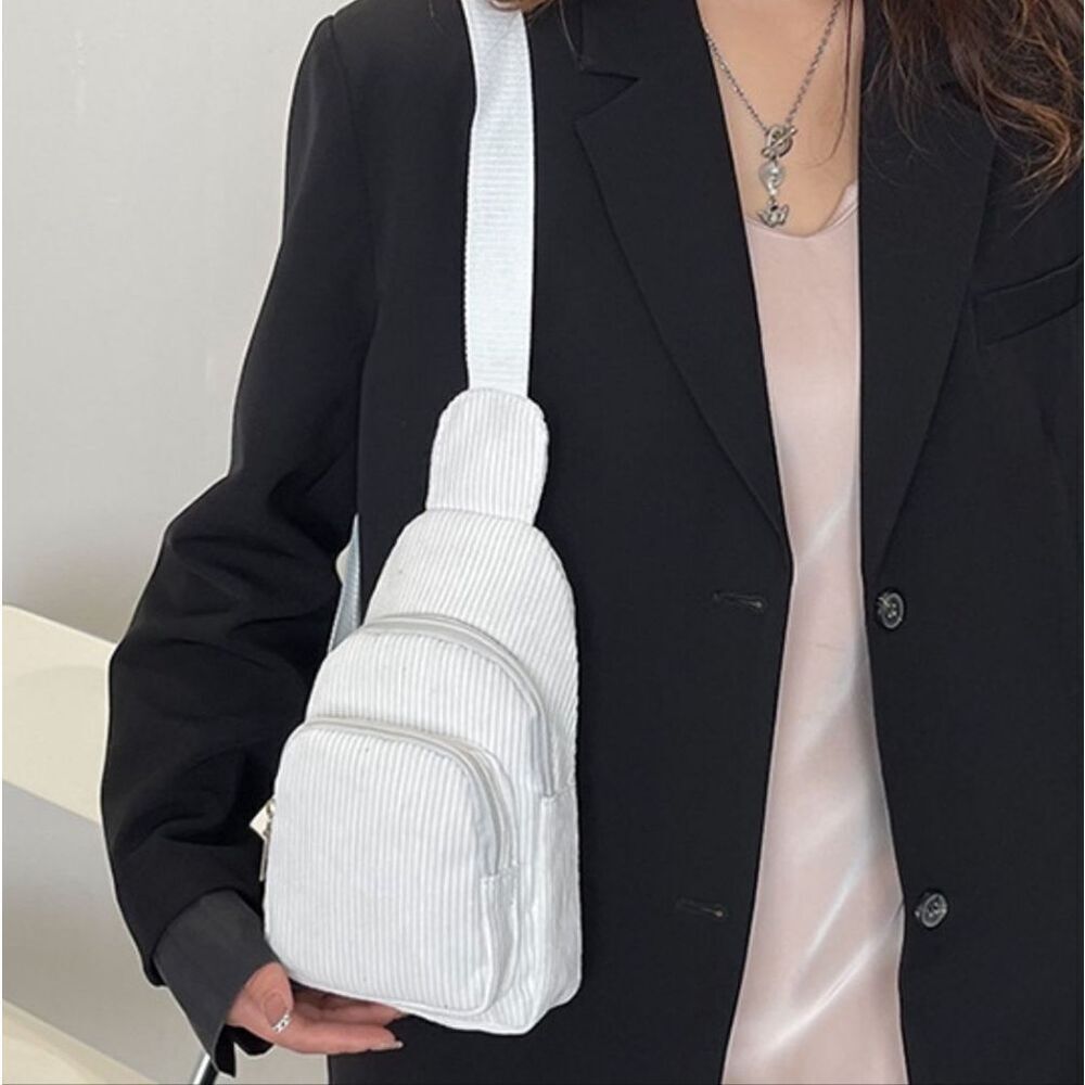💥3/$55💥Stylish White Corduroy Small Multi-Pocket Sling Bag